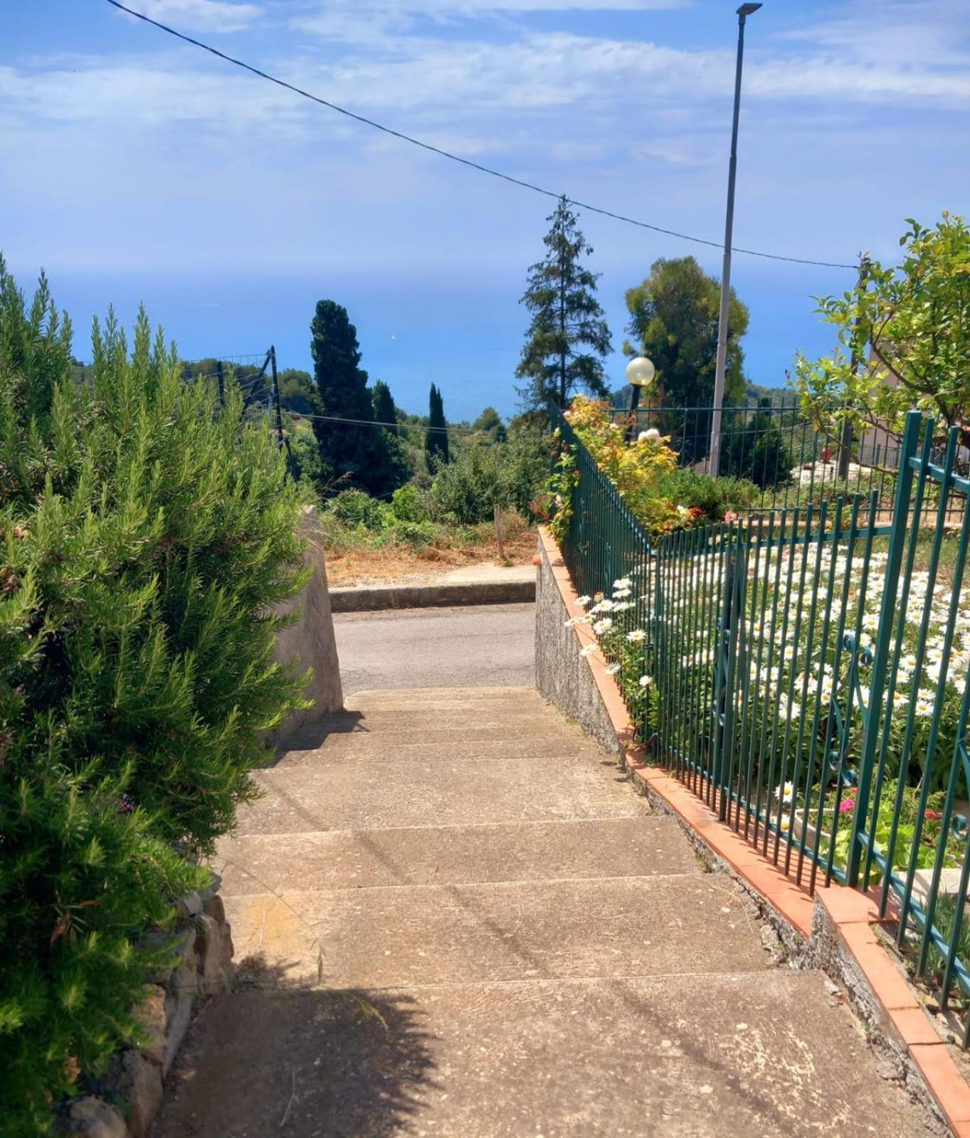 Dolci Risvegli Appartamento Vista Mare Ventimiglia Kültér fotó